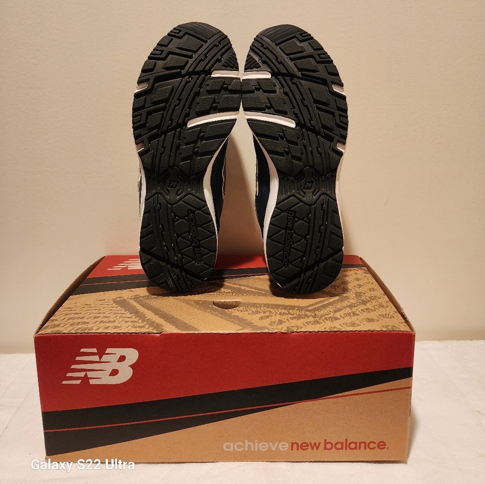New Balance 498 - Picture 6 of 9